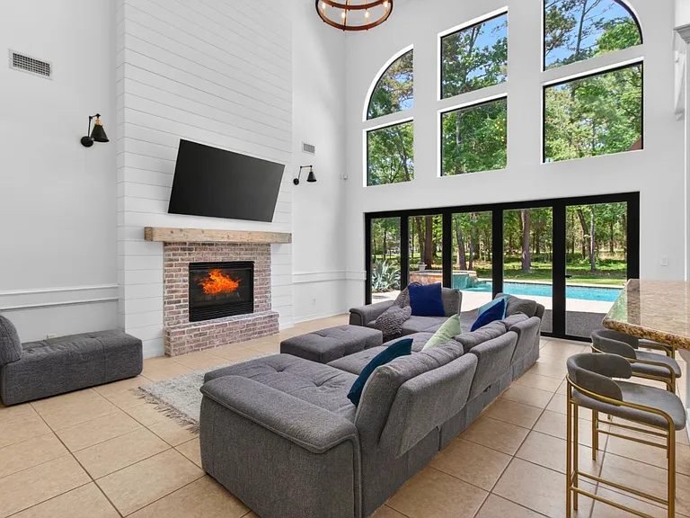 10626 Crystal Cove Dr — Photo 4