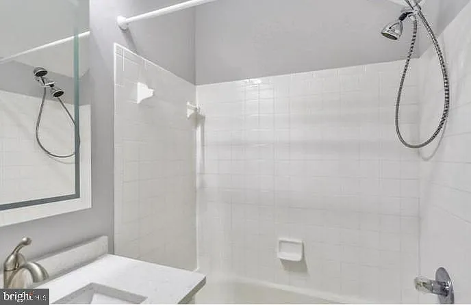 214 Hart Mews — Photo 24