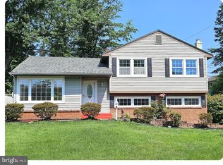 25 E Avon Dr, Claymont, DE 19703