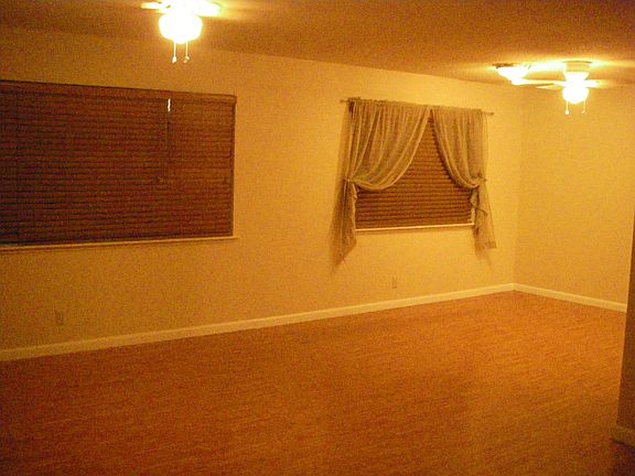 3rd image of 2861 Mauricia Ave