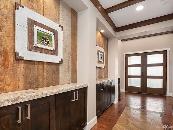 5th image of 23895 Fairfax St