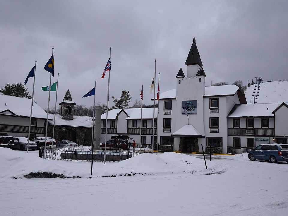 Schuss Lodge
