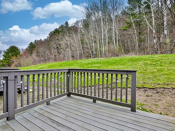 4th image of 30 Meadowview Circle #24