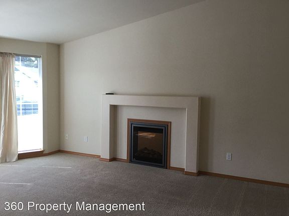 4th image of 109 NE Albion St