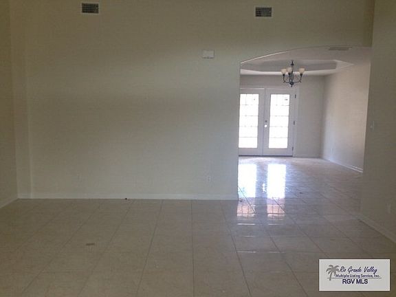 2nd image of 2422 Hunter Dr