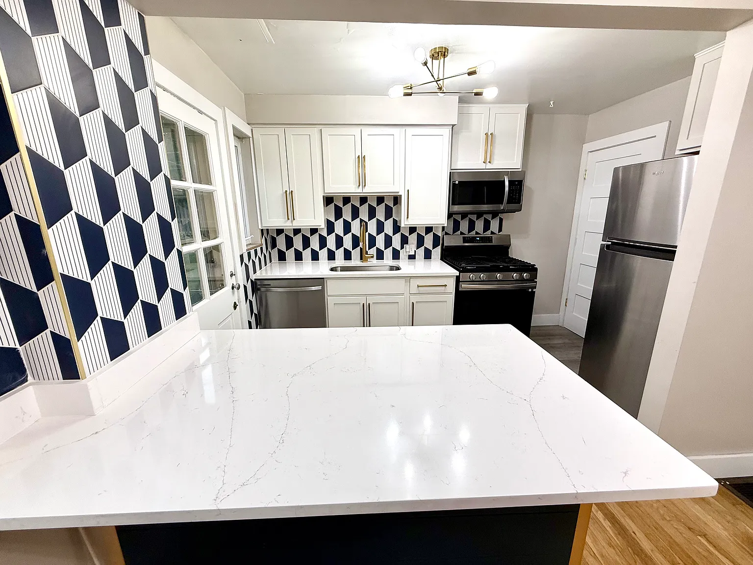 2 bed, 1300 sqft, $1,249 — Photo 2