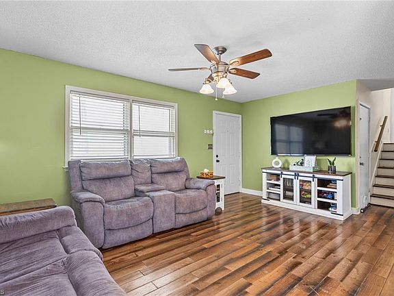 4th image of 737 Young Rd