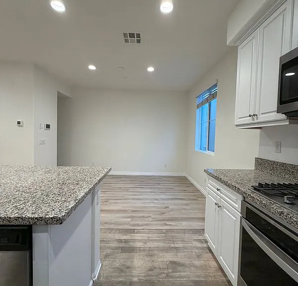 7366 Solstice Pl — Photo 11