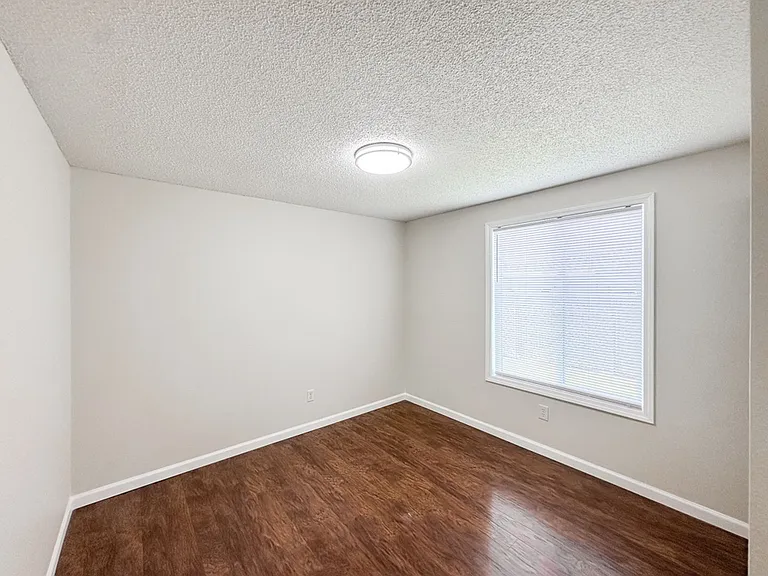 Whitman Park Apartments — Photo 39