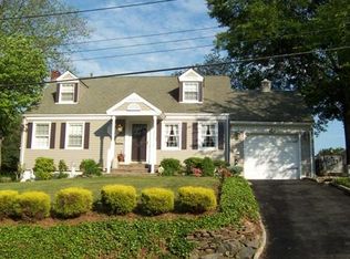 2 Bramhall Ct, Colonia, NJ 07067