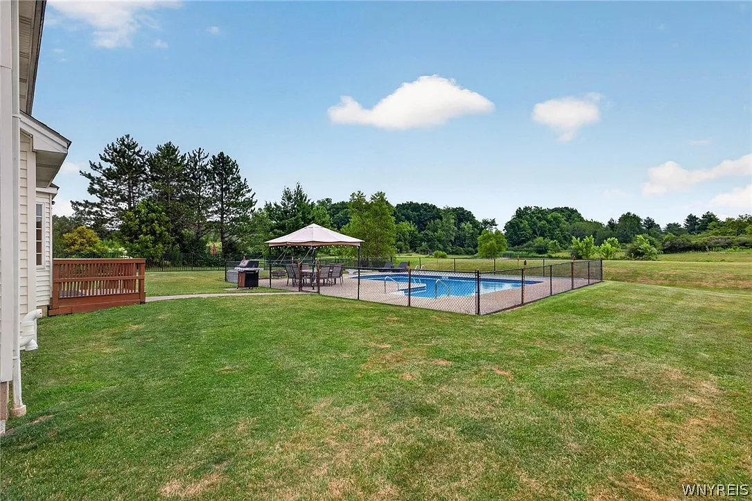 4 bed, 2.5 bath, 2721 sqft, $4,250 — Photo 4