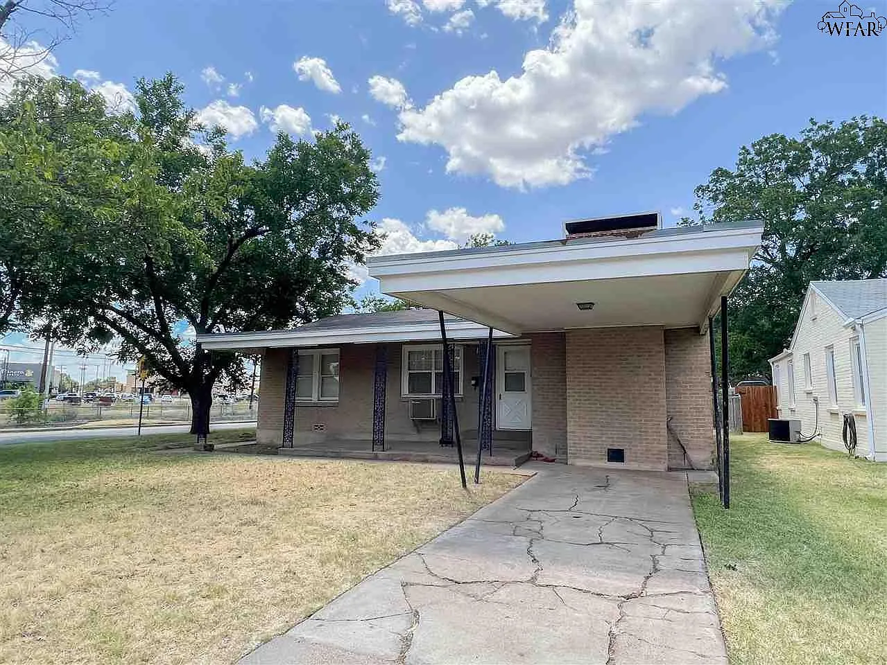 2 bed, 1.0 bath, 1584 sqft, $1,250 — Photo 2