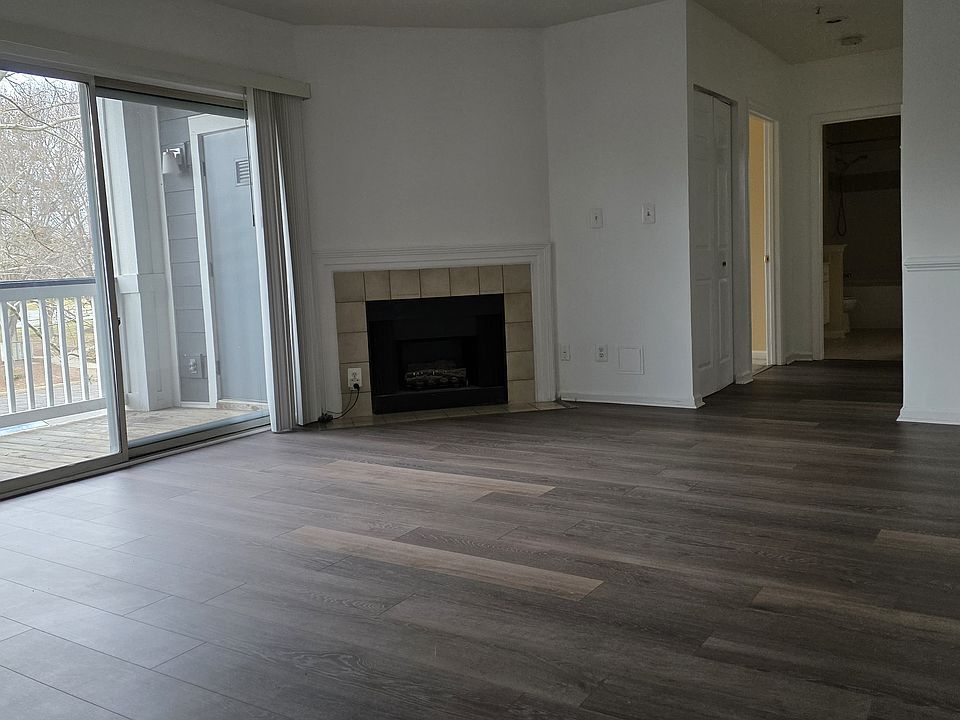 1st image of 20290 Beechwood Ter