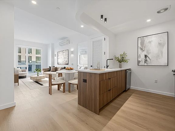 3rd image of 953 Dean St #803