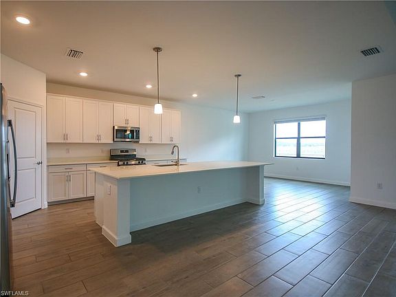 3rd image of 20214 Kingmont DR