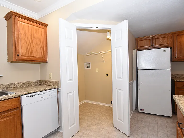 302 E Aquarium Pl — Photo 11