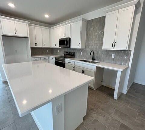 2nd image of 16893 W BUTLER Avenue
