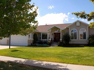 9618 S Limestone Cir, South Jordan, UT 84095