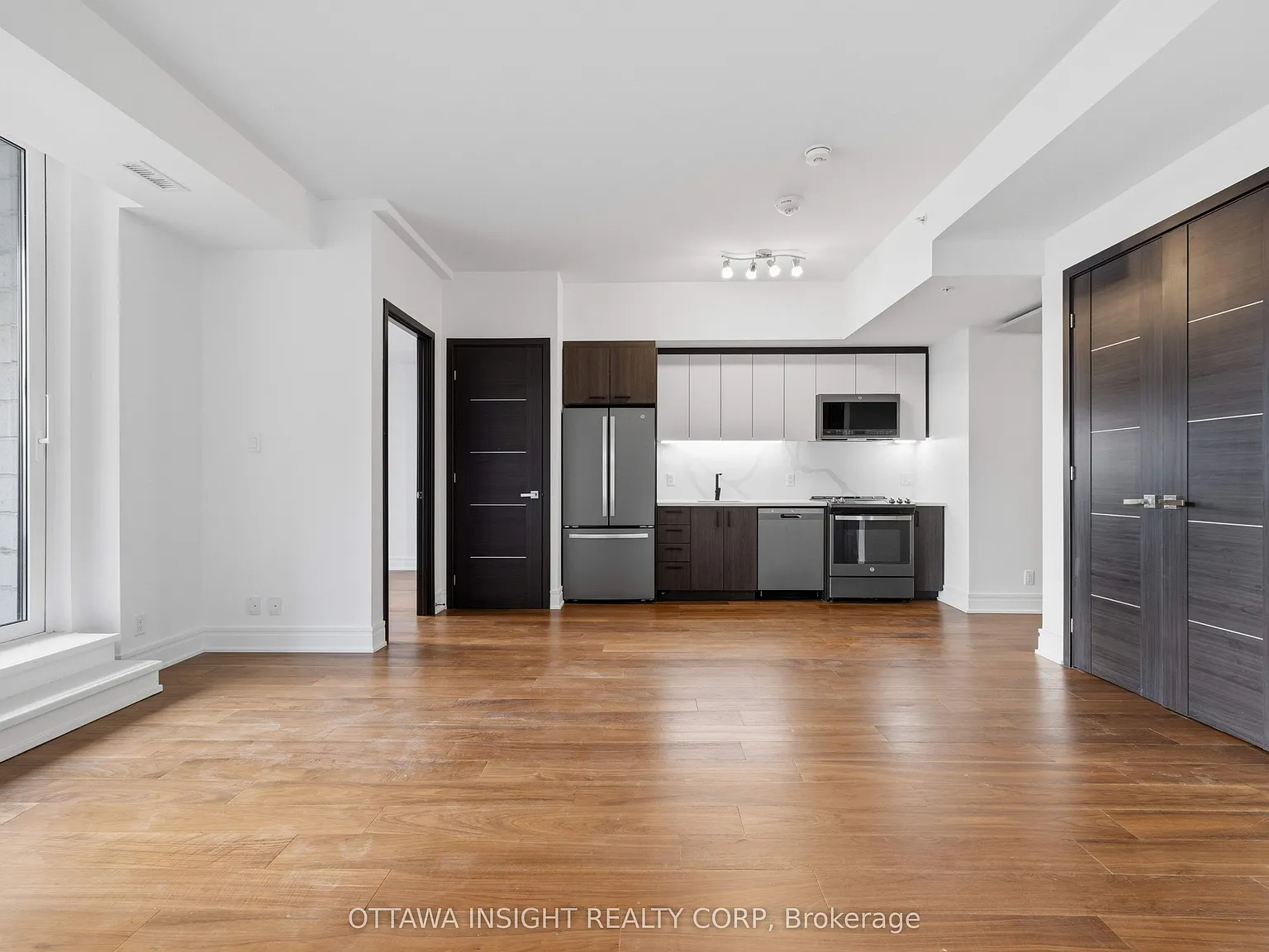 2 bed, $3,050 — Photo 4