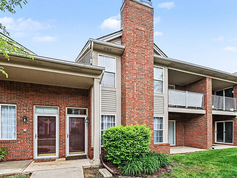 16531 Covington Dr — Photo 2