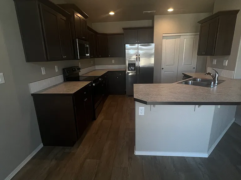 6105 Judd Ave — Photo 5