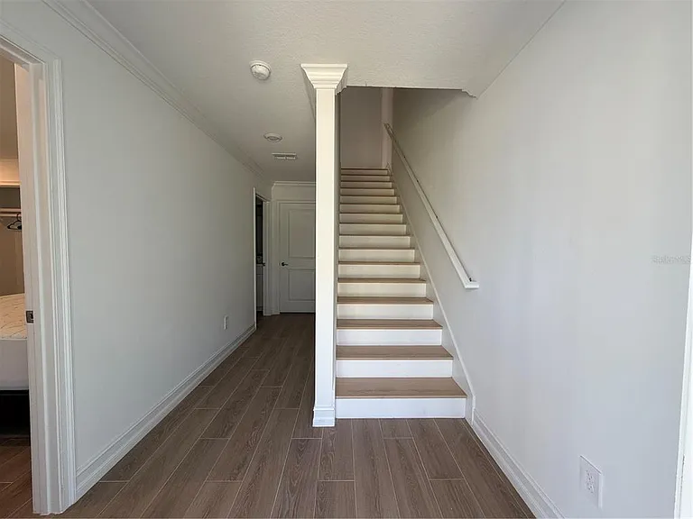 1523 W Chestnut St — Photo 12