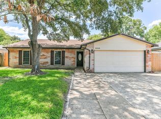 9902 Wren St, La Porte, TX 77571