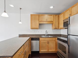 1725 Delachaise St APT 204, New Orleans, LA 70115