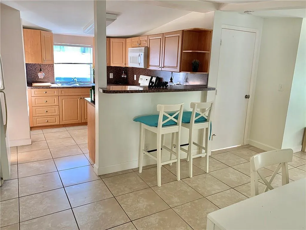 1 bed, 1.0 bath, 800 sqft, $1,995 — Photo 3