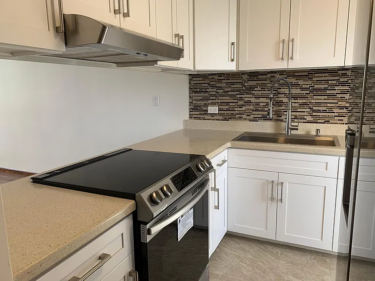 5210 Likini St #504 — Photo 4