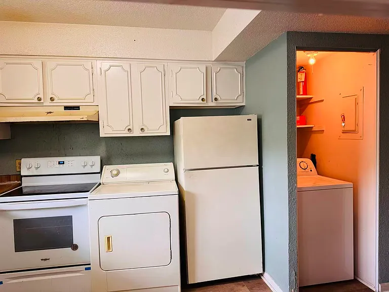 2311 Champion Ct — Photo 4