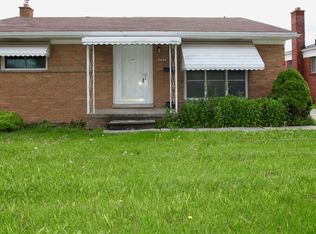 25250 Chippendale St, Roseville, MI 48066