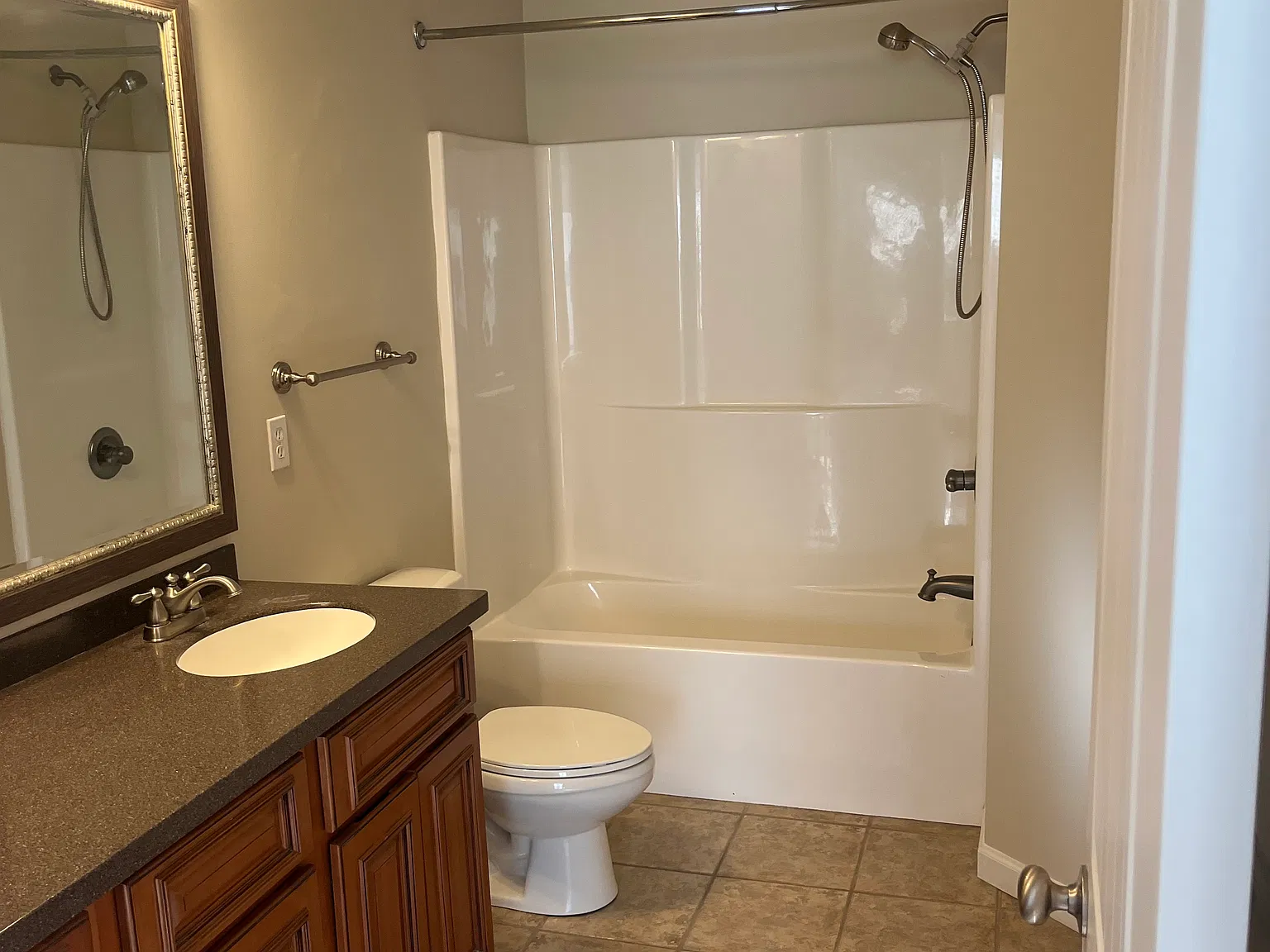2 bed, 1168 sqft, $1,850 — Photo 3