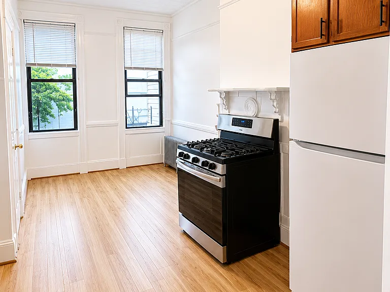 313 Onderdonk Ave #2B — Photo 1