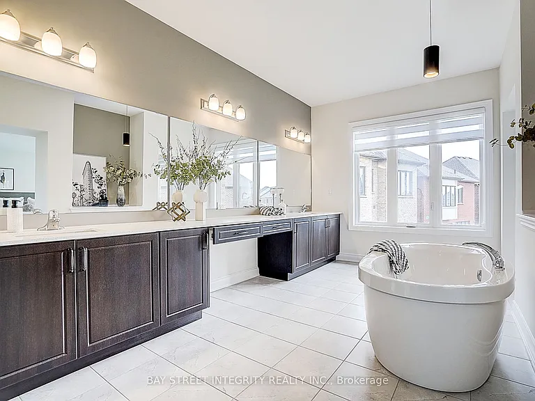 38 Settlers Rd E — Photo 32