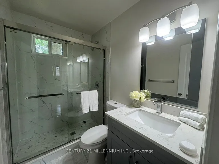 30 Kenilworth Rd #UPPER — Photo 20