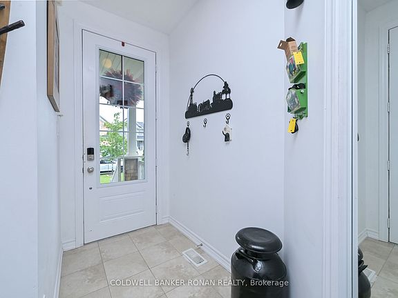 3rd image of 73 Wagner Cres