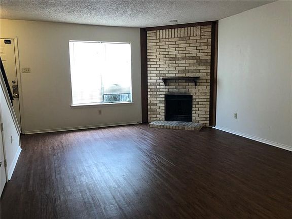4th image of 131 Austin Stone Dr