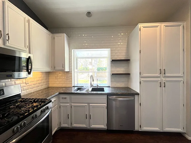511 Shasta Dr — Photo 9