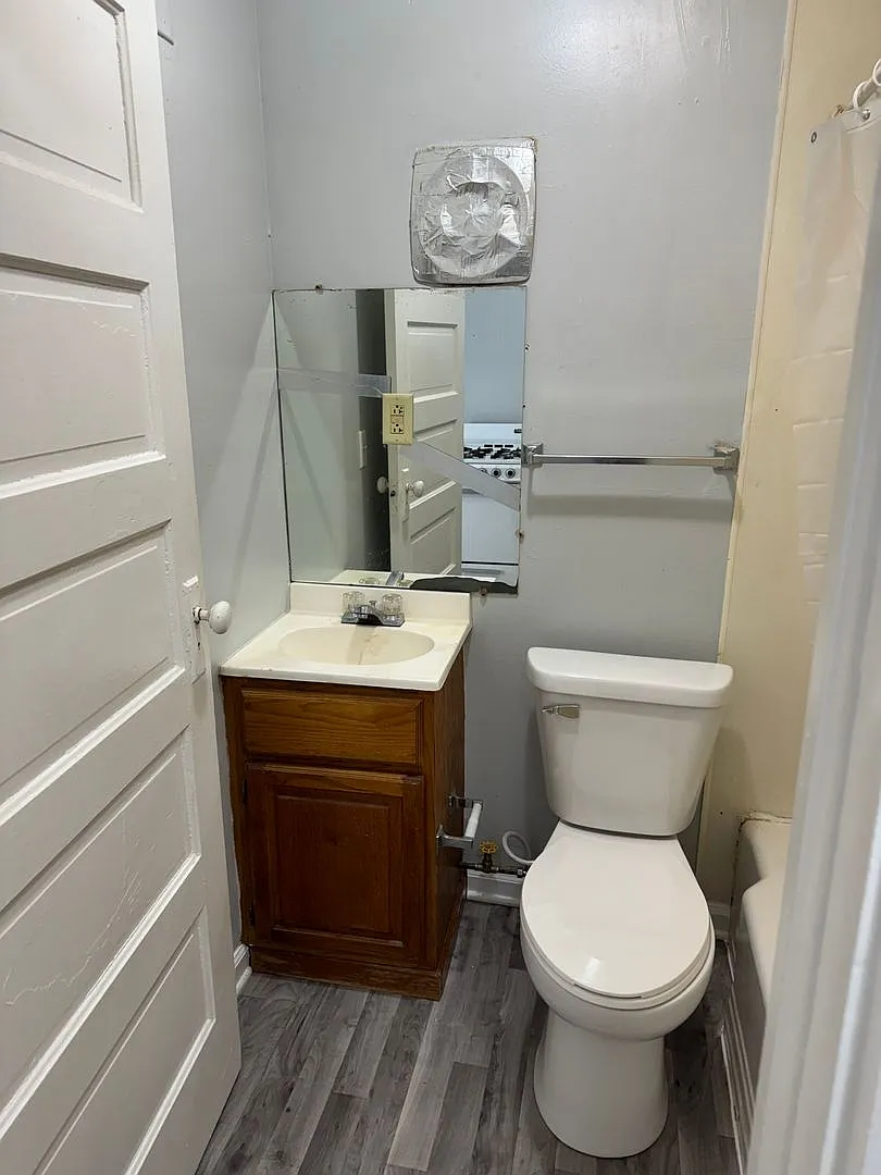 1521 - 1527 Harrison - Residential — Photo 4