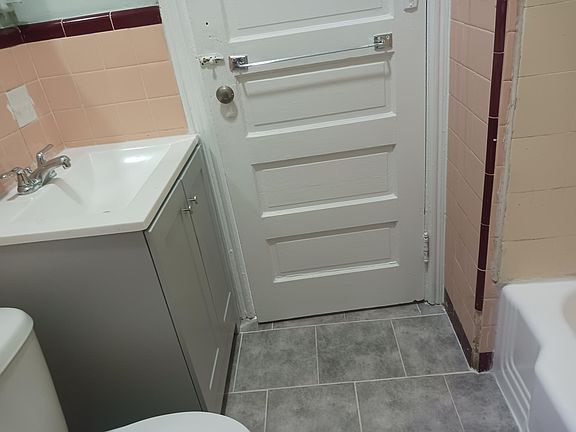 4th image of 1227 W Westmoreland St Floor 2