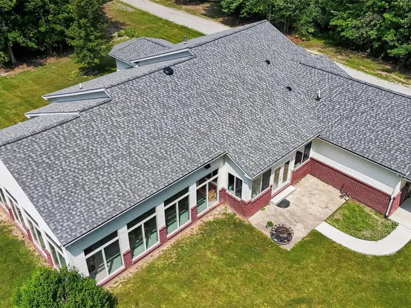 1621 Preservation Ln, Saint Clair, MI 48079