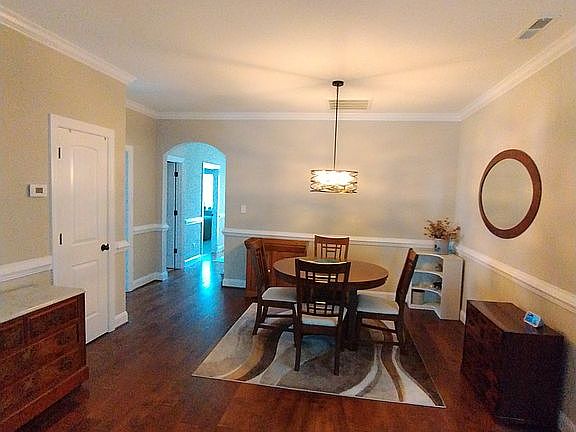 4th image of 703 Village Lake Dr