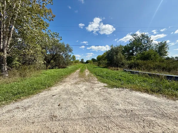Cade Rd, Capac, MI 48014