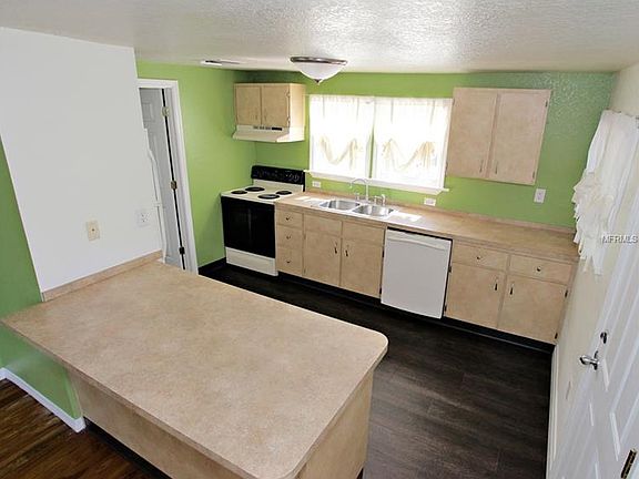 4th image of 210 N Orlando Ave