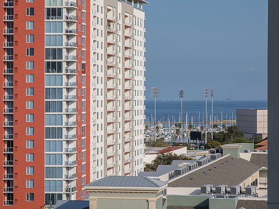 3rd image of 400 4th Ave S APT 901
