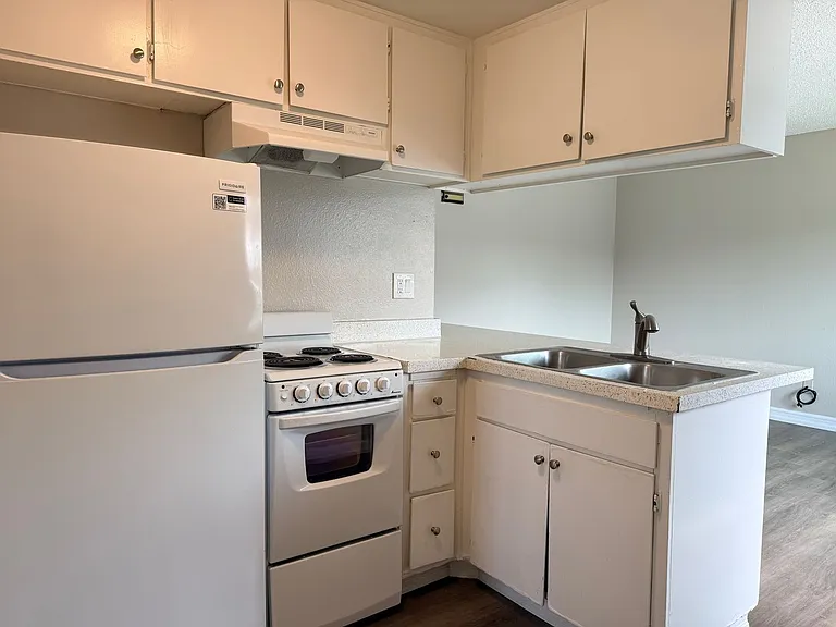 4325 Texas St — Photo 21