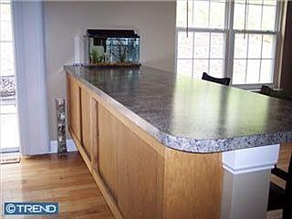 5th image of 31 Pinckney Dr