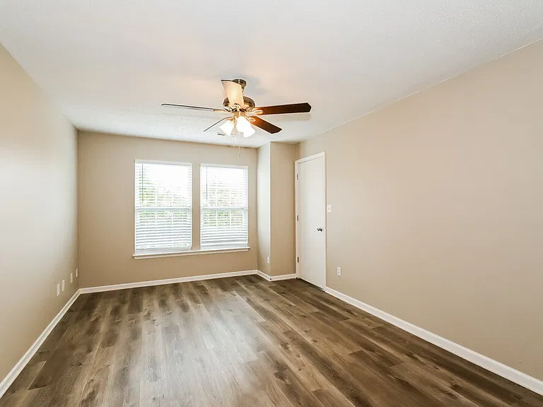 8652 Orchard Grove Ln — Photo 14