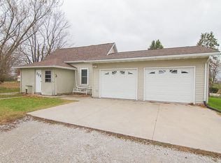 1977 Angle Rd SW, Kalona, IA 52247